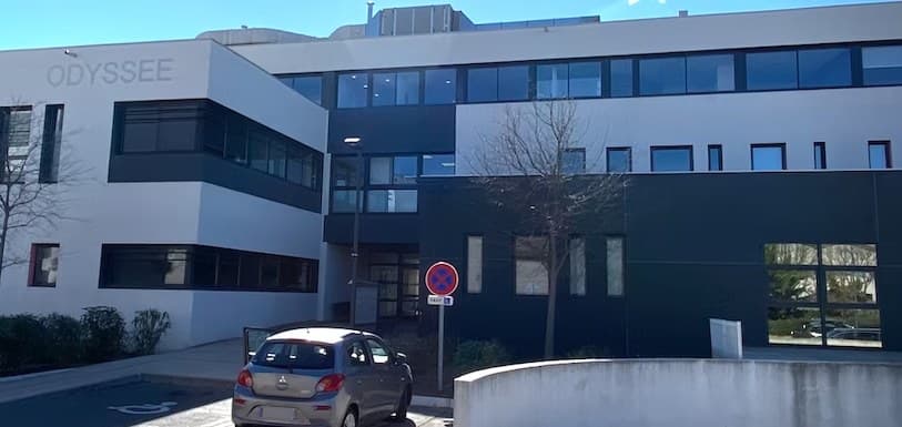 Façade du bâtiment Odyssée qui accueille le centre Scintigard